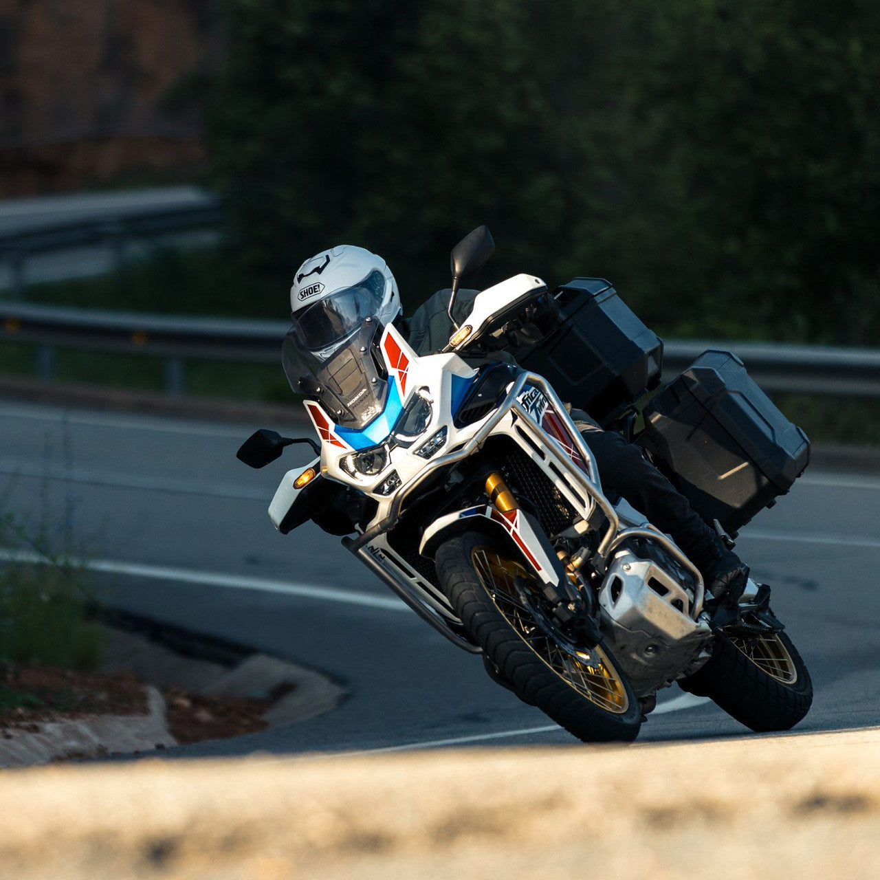 shoei-gt-air-3-solid-full-face-motorcycle-helmet-white-pic