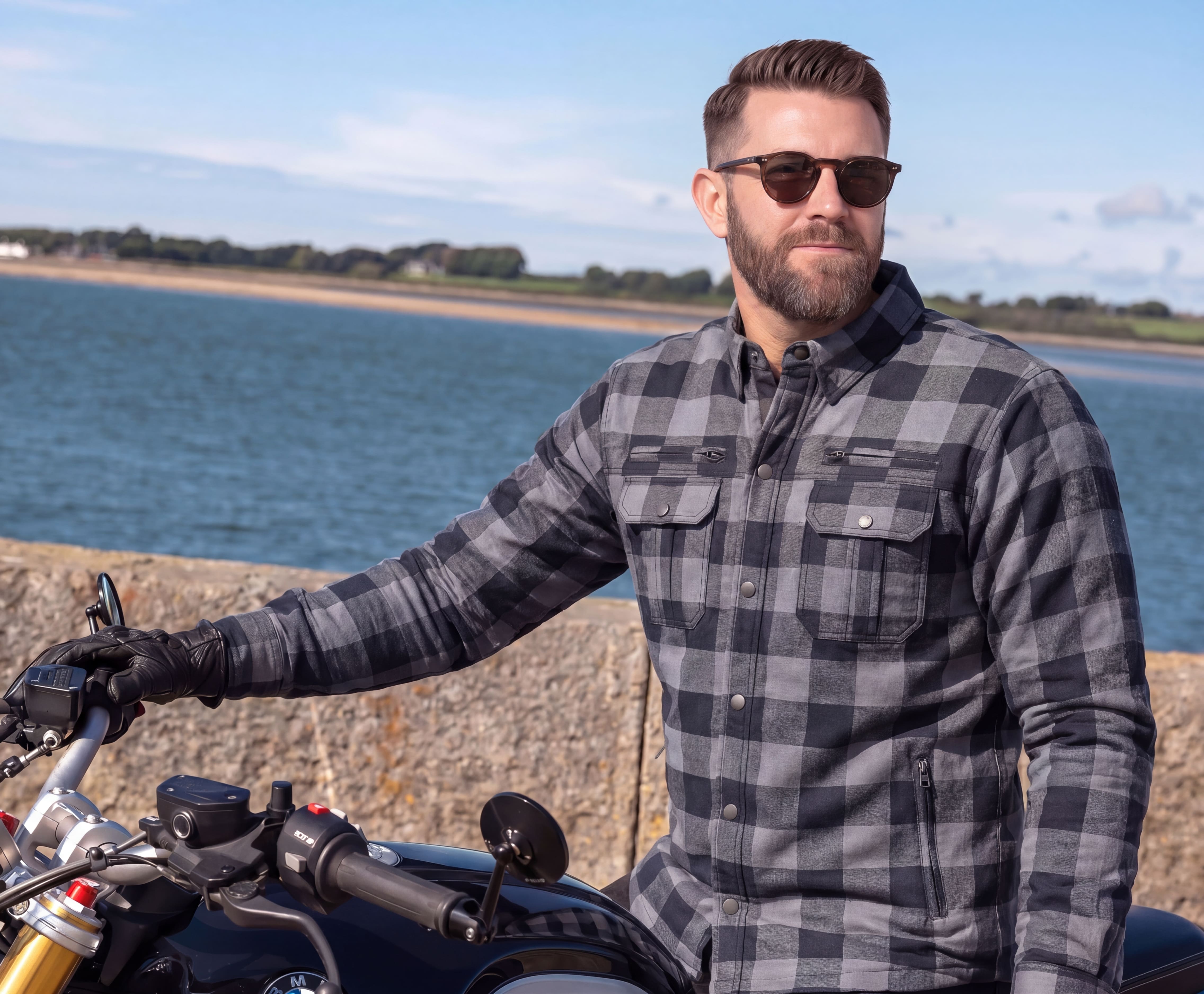 Mens Armored Motorcycle Flannel Shirt, Multiple Waterproof Storage Pockets CE Approved Armor Reinforced by Aramid Fiber - lifestyle image