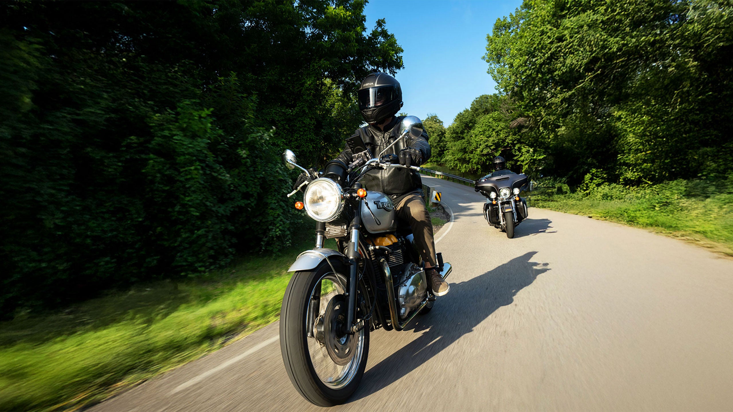 Sena Outrush 2 Flip Up w/Mesh Full Face Motorcycle Helmet