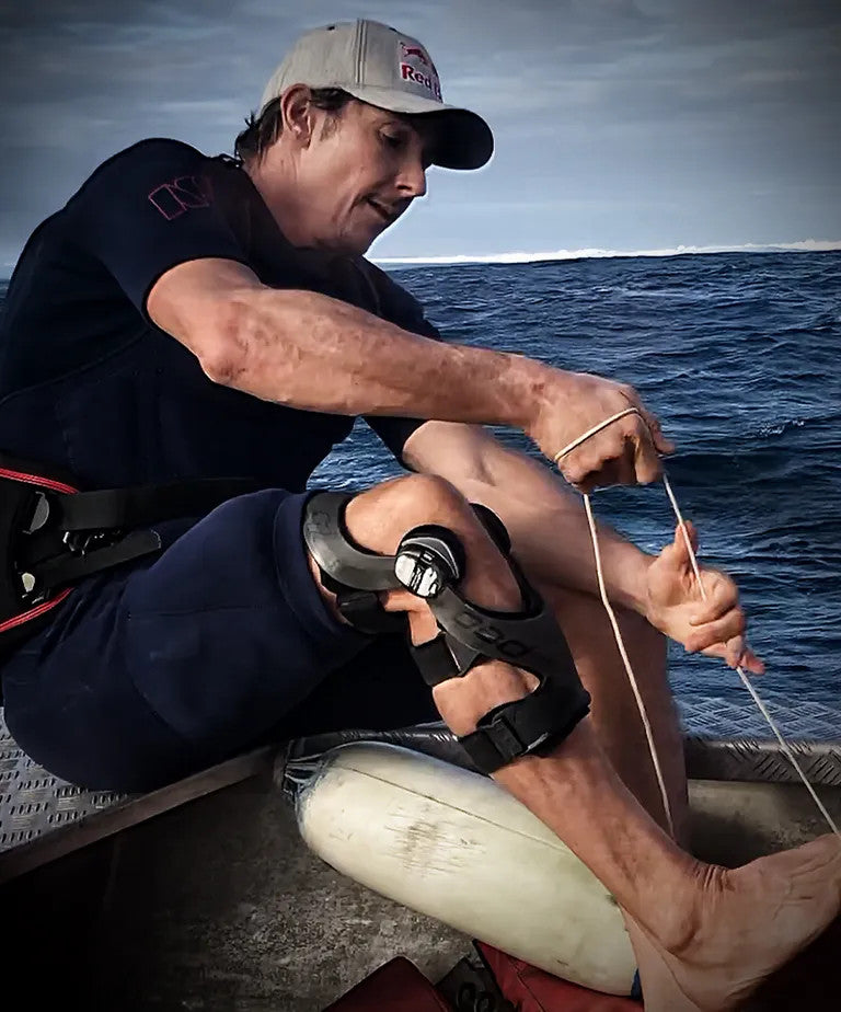 pod-k4-v2-0-graphite-black-knee-brace-pic