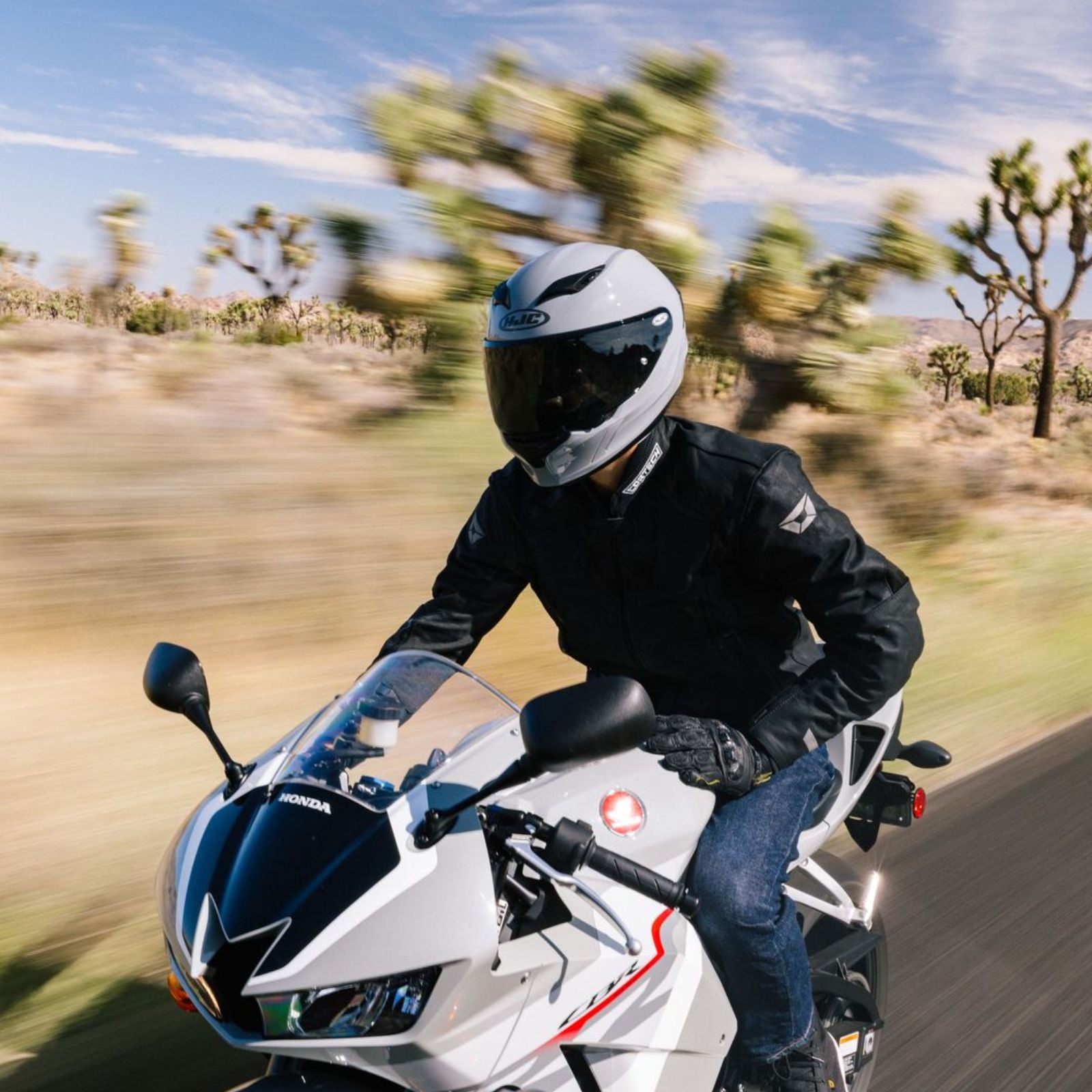 HJC i11 Solid Full Face Motorcycle Helmet