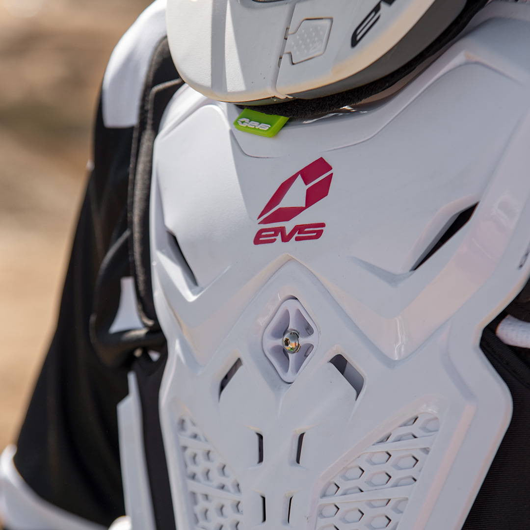 evs-f2-roost-deflector-white-pic-4