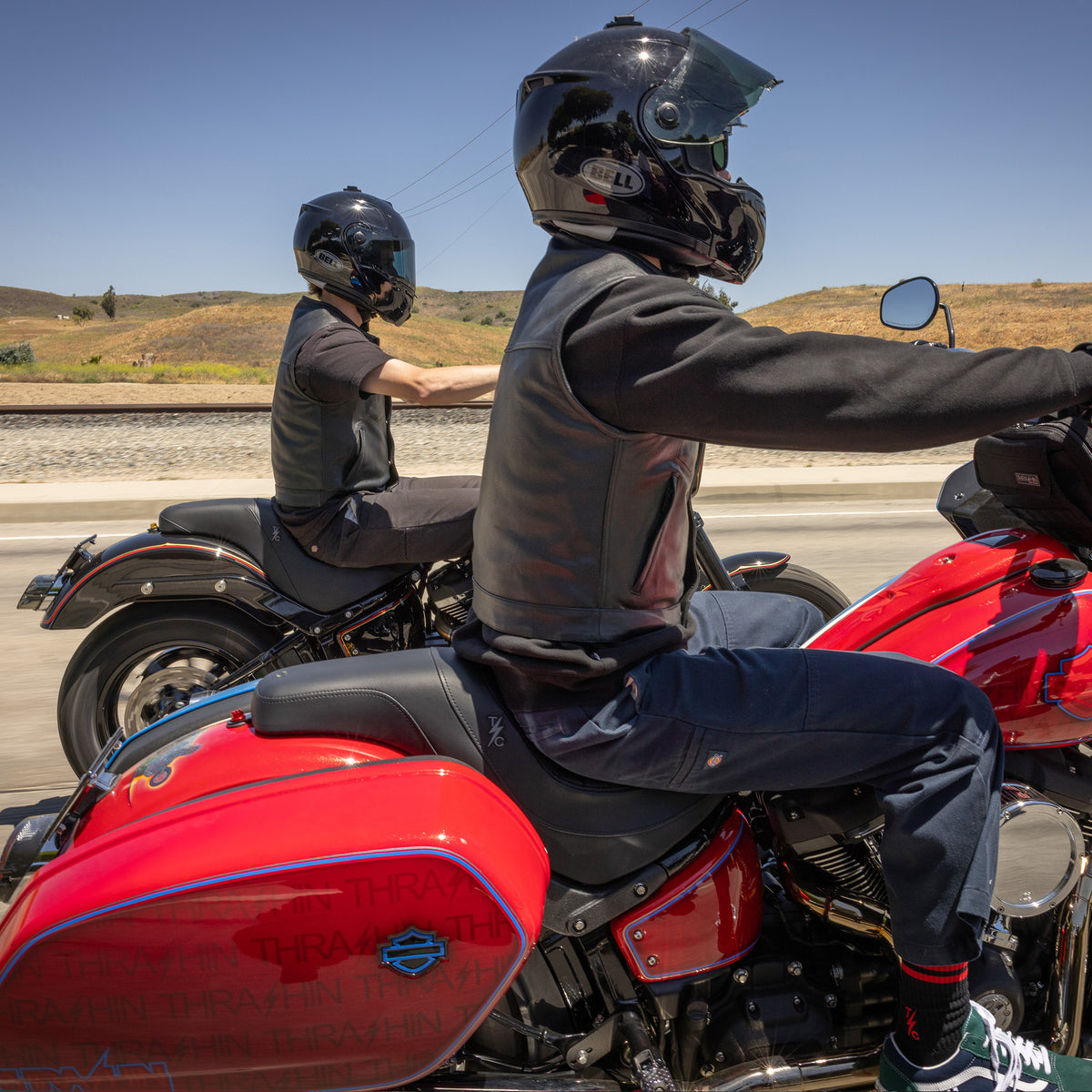 Thrashin Supply Men's Encinal Leather Shorty Motorcycle Riding Vest - Pic 3